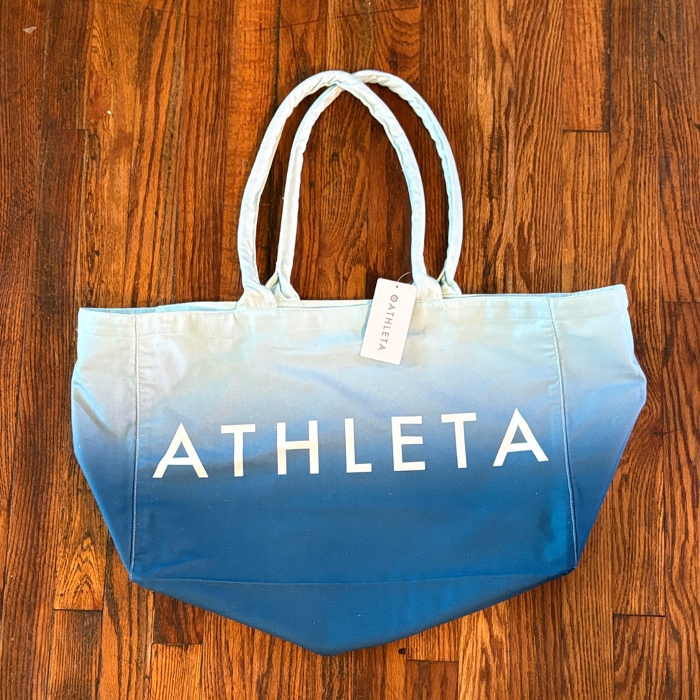 🎉NWT Athleta Ombre Blue Canvas Tote with Handles!